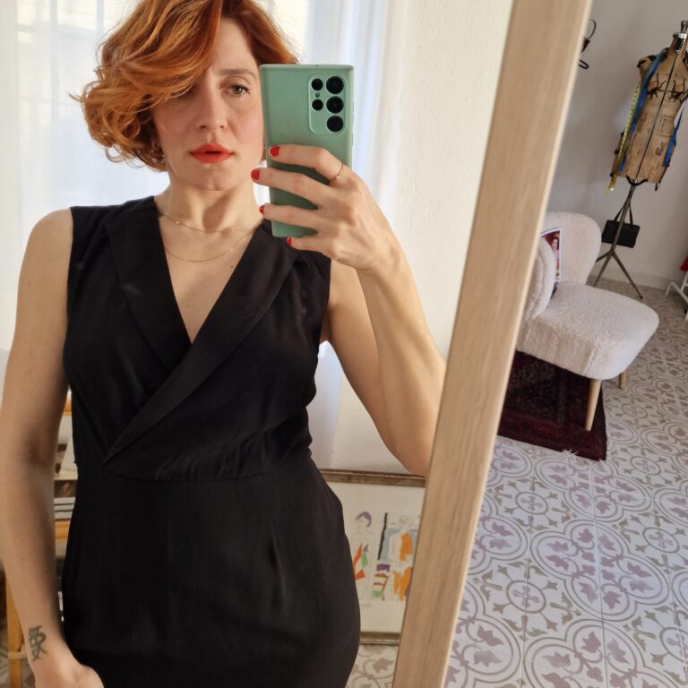 Black dress with reverse - immagine 5