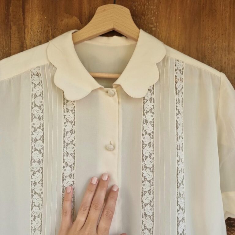 Camicia vintage Seta e pizzo. - immagine 2