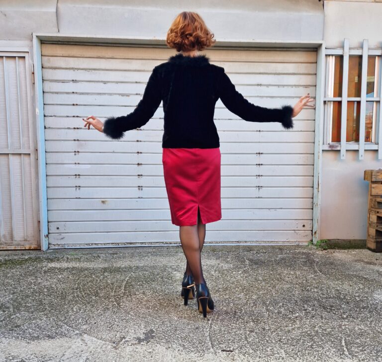 Monica Vitti camicia sartoriale piume e velluto - immagine 4