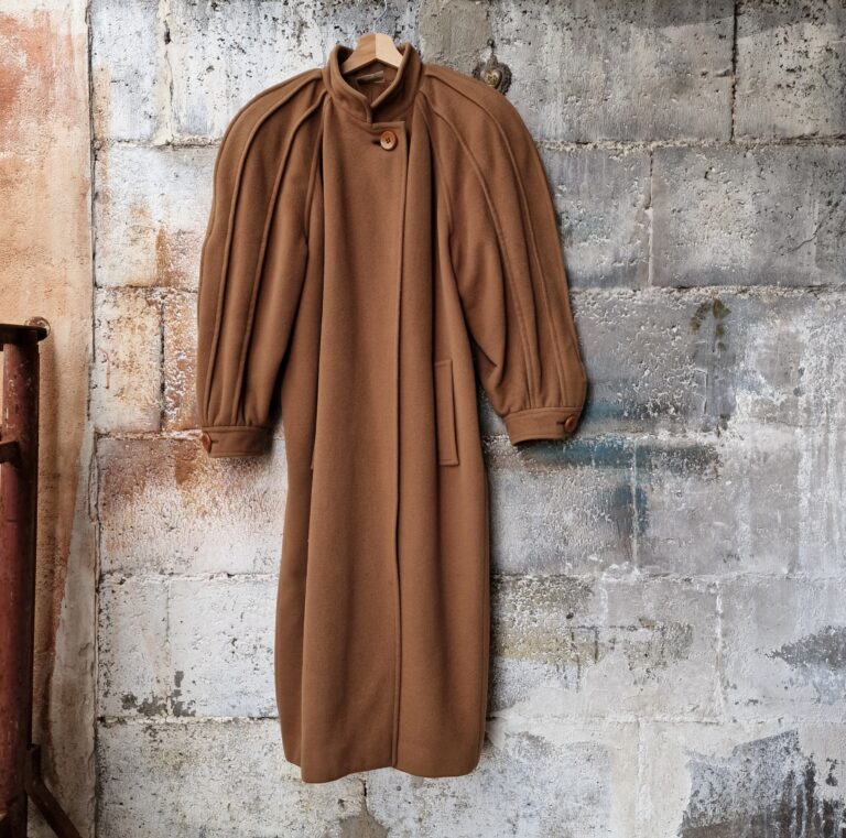Cappotto cammello vintage by Laura Biagiotti - immagine 7