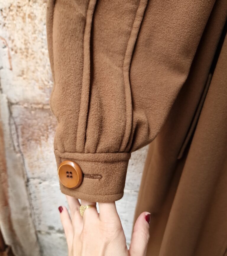 Cappotto cammello vintage by Laura Biagiotti - immagine 8