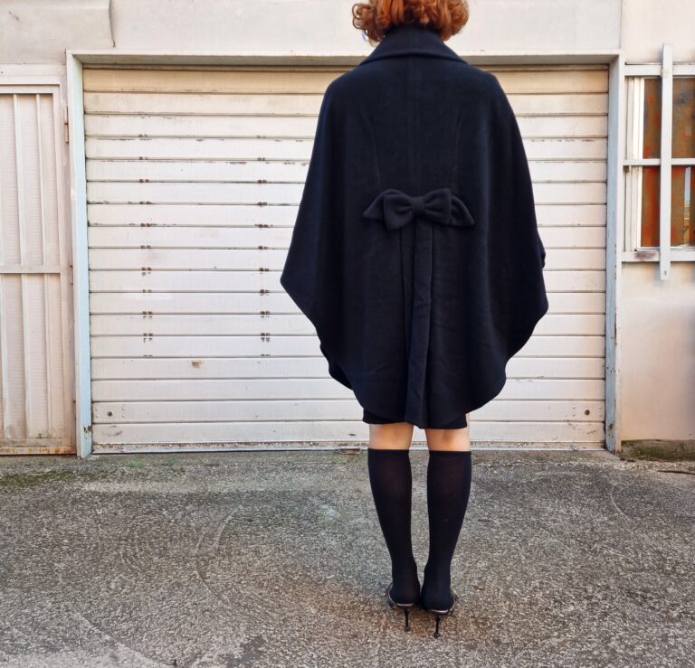 Mantella vintage by Mimmina lana nera - immagine 5