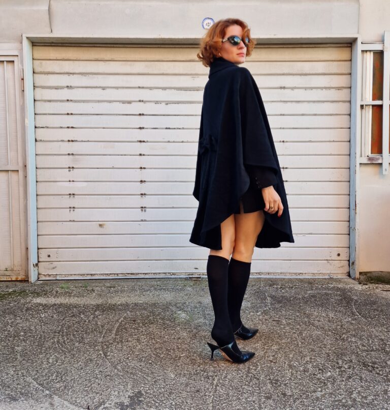 Mantella vintage by Mimmina lana nera