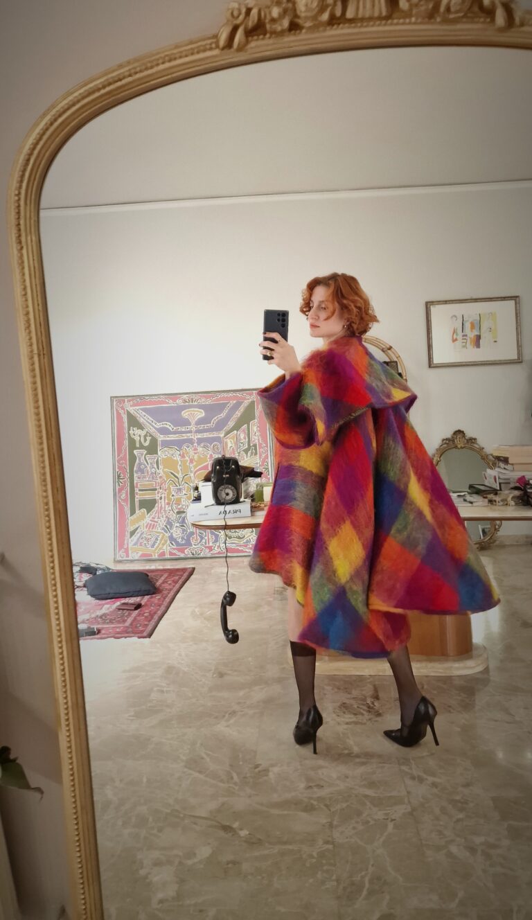 "Valentino Boutique" very rare vintage cape coat - immagine 3