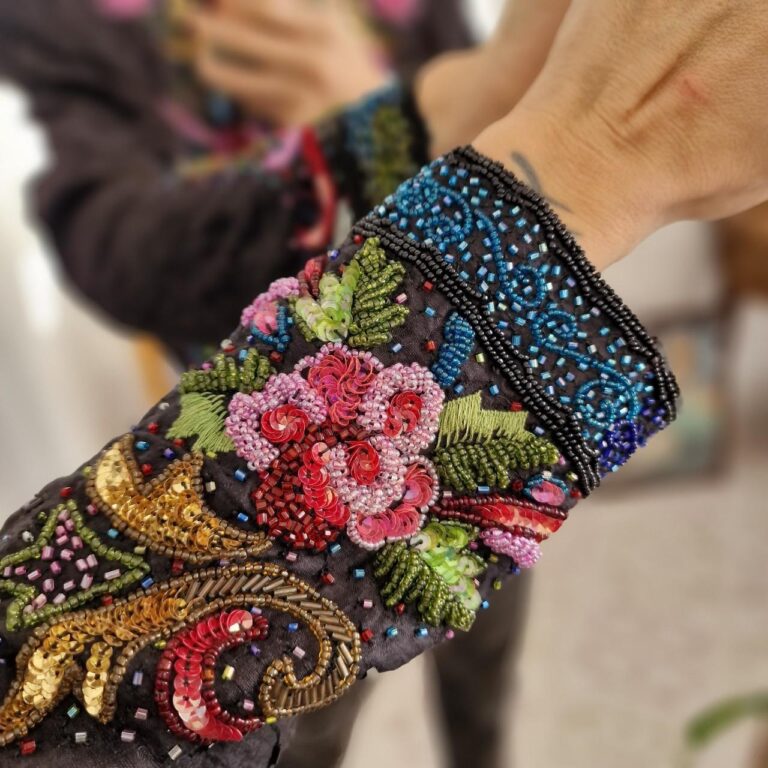 Giacca vintage Seta e perline ricamate a mano - immagine 5