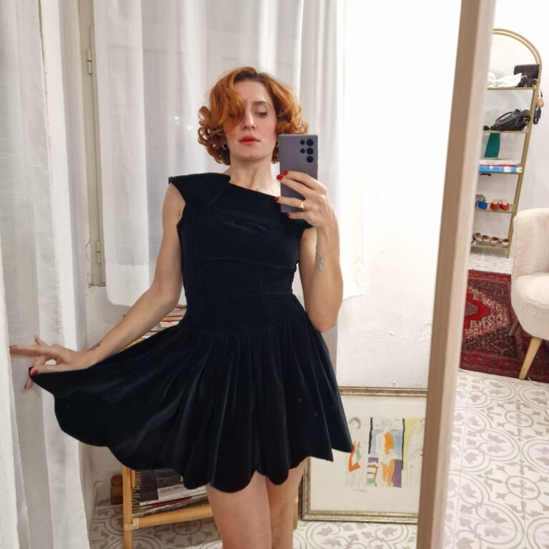 Abito sartoriale in velluto nero