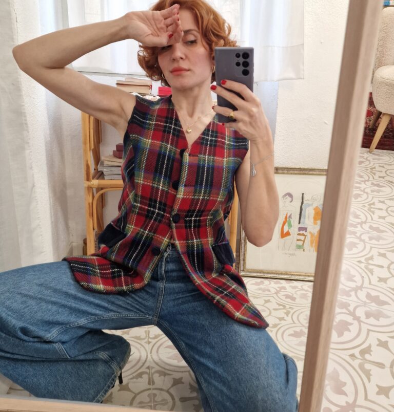 Gilet vintage tartan in lana - immagine 2