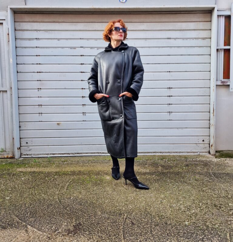 Cappotto lungo in pelle vintage con ecopelliccia - immagine 5
