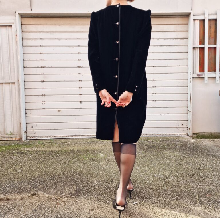 Abito vintage Valentino in velluto di Seta - immagine 9