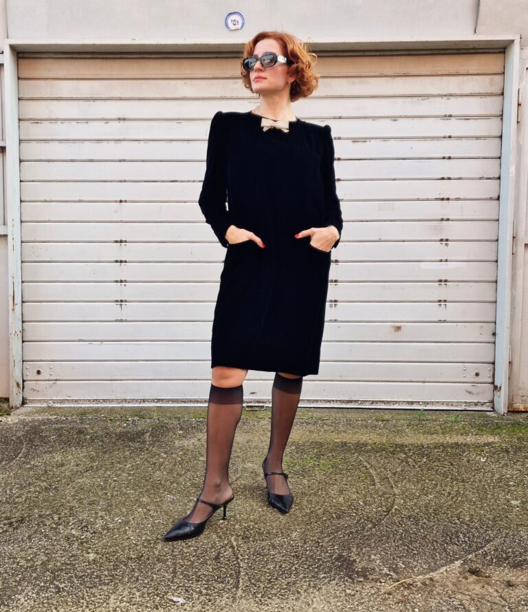 Abito vintage Valentino in velluto di Seta - immagine 2