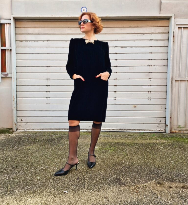 Abito vintage Valentino in velluto di Seta - immagine 3