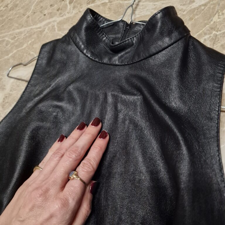 Top in vera pelle sartoriale scollo americana - immagine 8