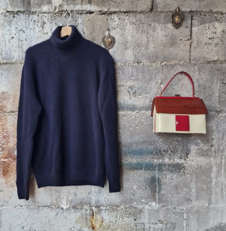 Maglione dolcevita blu by Parramatta in 100% lambswool