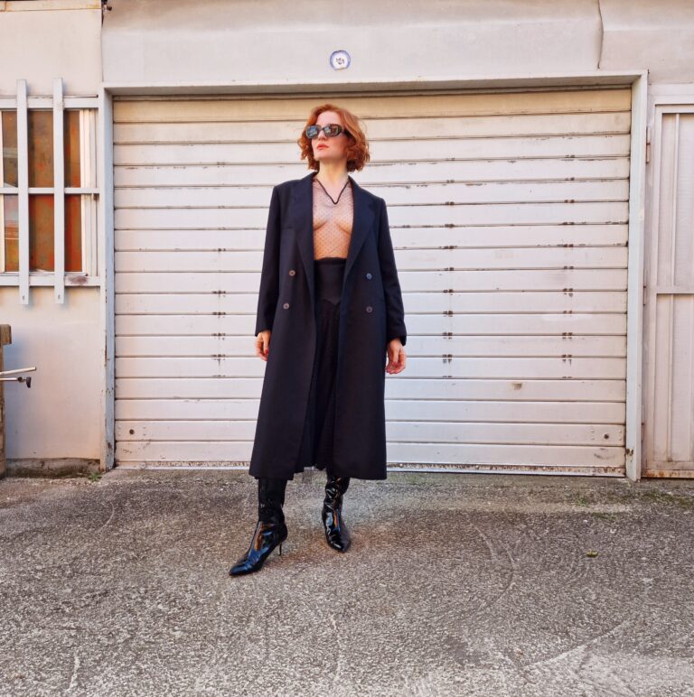 Cappotto vintage nero doppiopetto - immagine 6