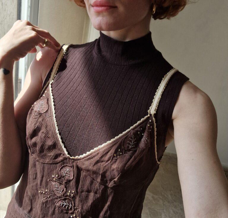 Top in Pura Seta con ricami chocolate by La Perla - immagine 10