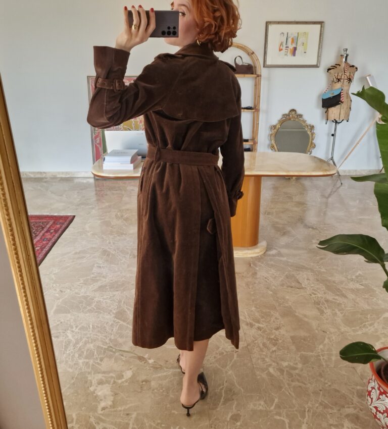 Trench vintage ma nuovo in velluto a costine chocolate - immagine 8