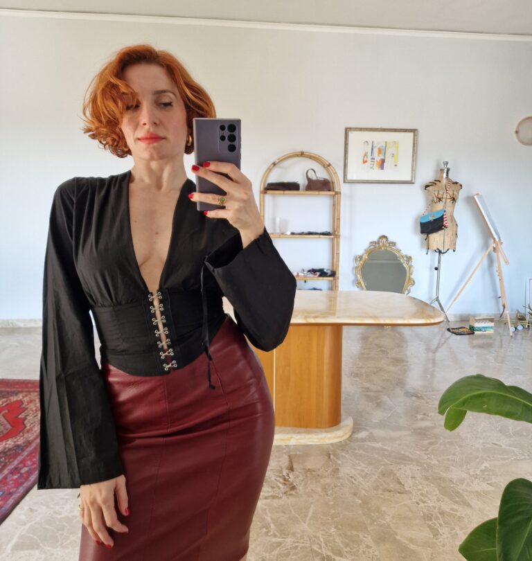 Camicia bustier nera by Love sex Money - immagine 11