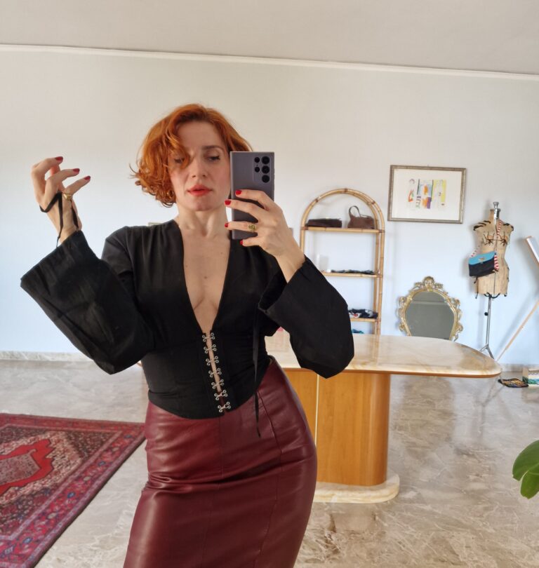 Camicia bustier nera by Love sex Money - immagine 9