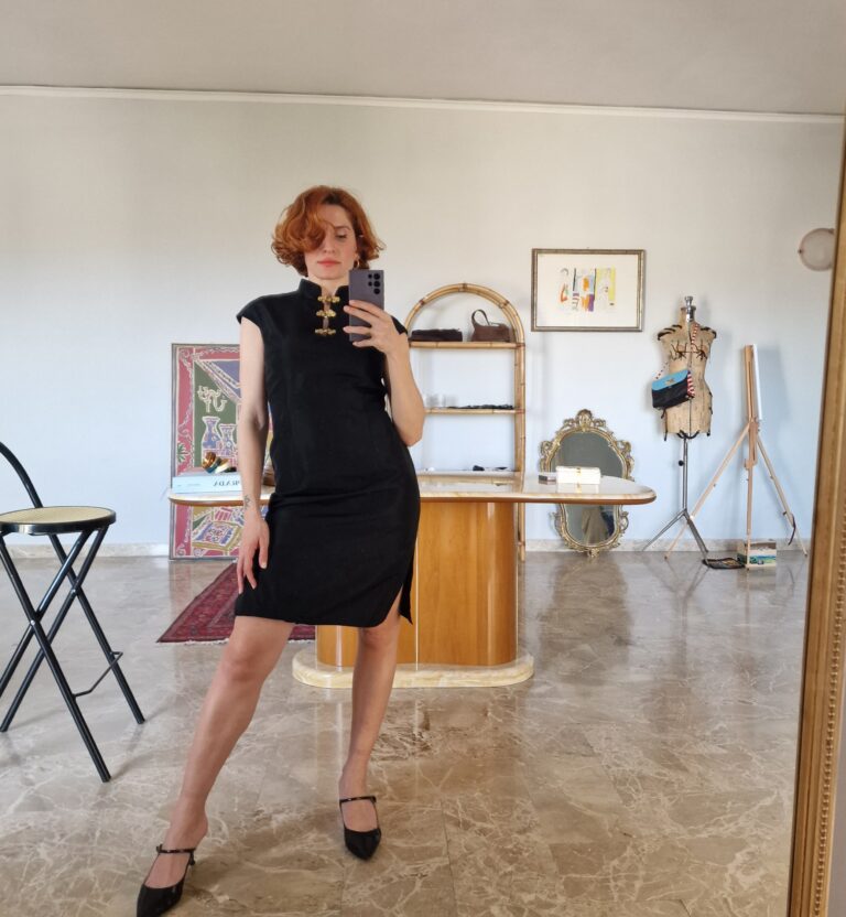Abito qipao in taffetà nero - immagine 3