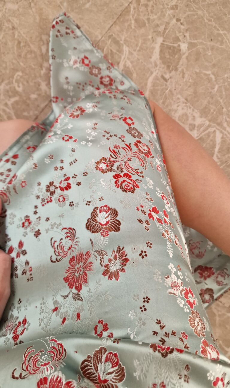 Abito qipao vintage in seta ricamata celeste - immagine 12