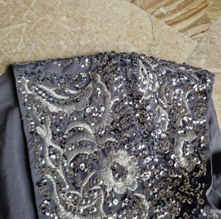 Gilet vintage con ricami e paillettes - immagine 7