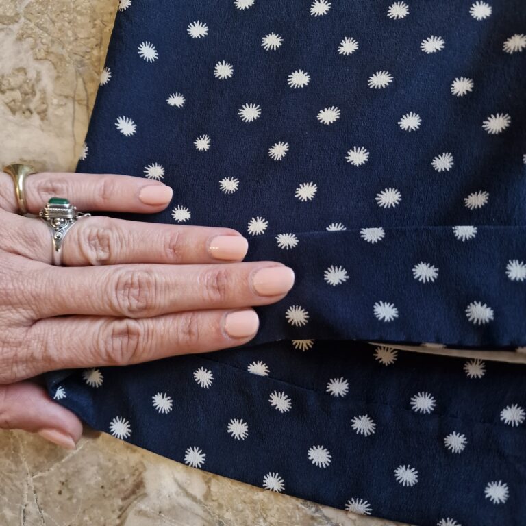Abito vintage By Valentino in Seta - immagine 7
