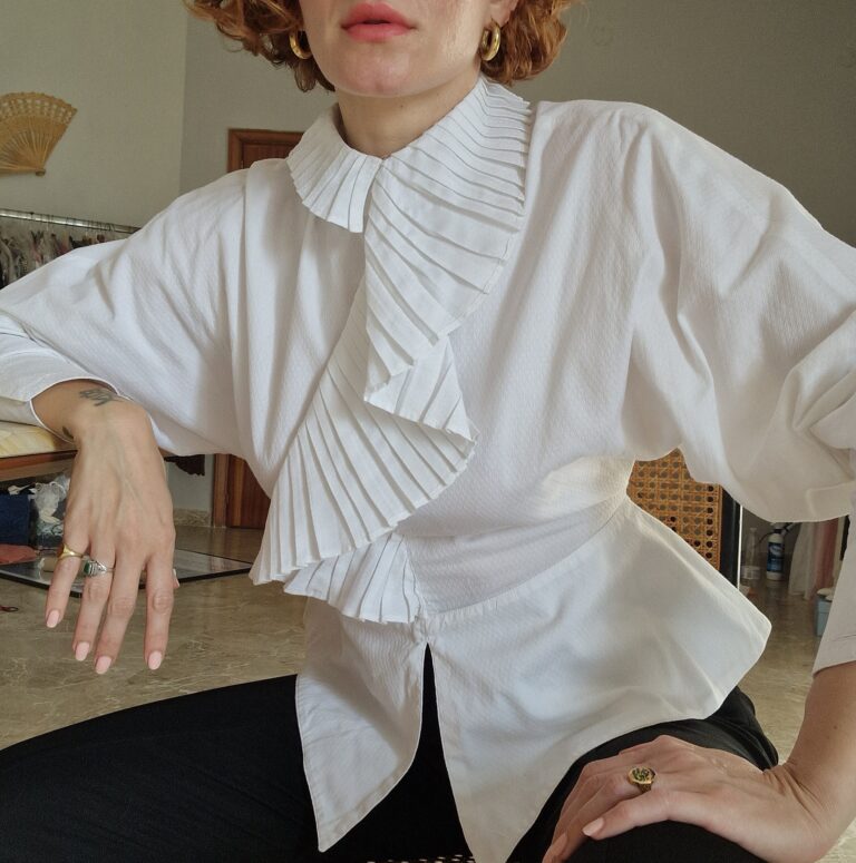 Byblos vintage collare plissé White shirt