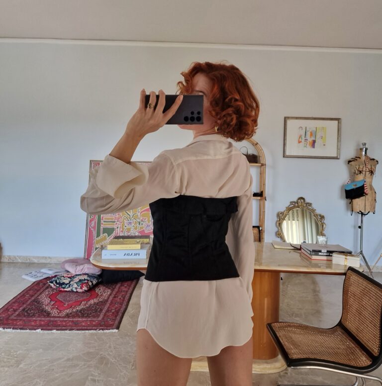 Yves Saint Laurent black corset - immagine 4