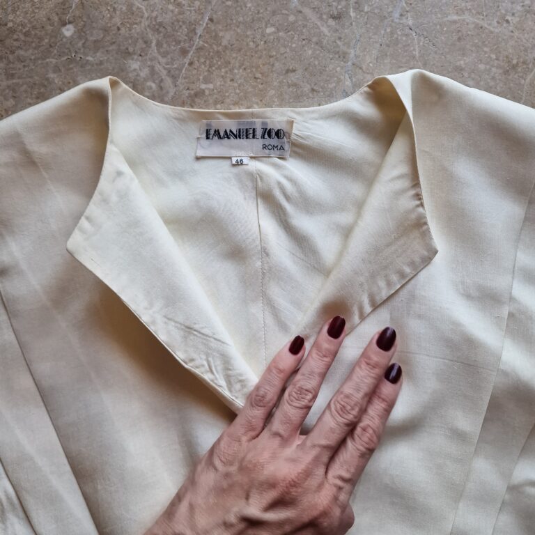 Blusa / camicia vintage in shantug di Pura Seta burro - immagine 15