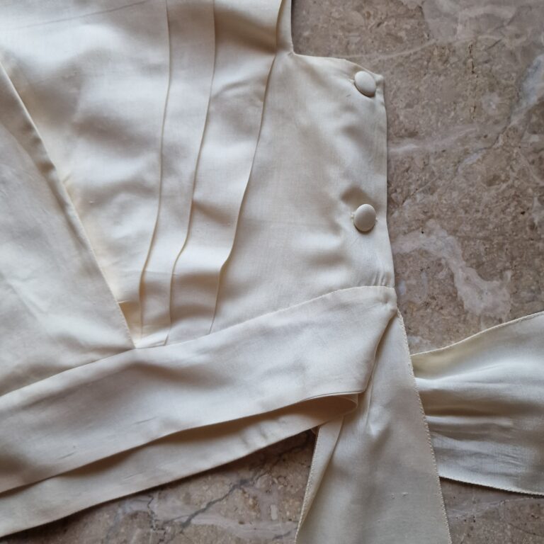 Blusa / camicia vintage in shantug di Pura Seta burro - immagine 18