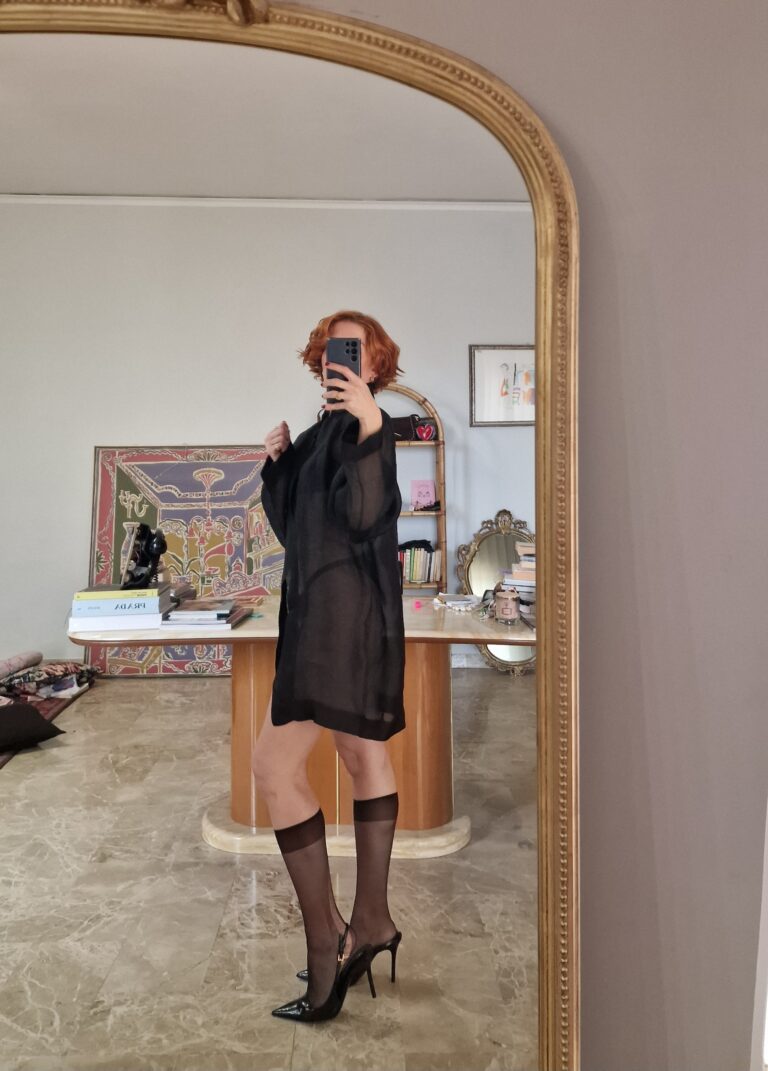 Kimono/maxi Shirt in Pregiata Organza di Seta nero. - immagine 3