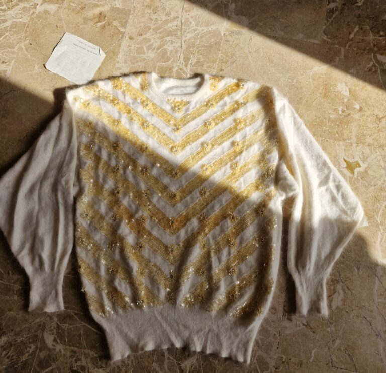 Maglione vintage in Angora con paillettes ricamate