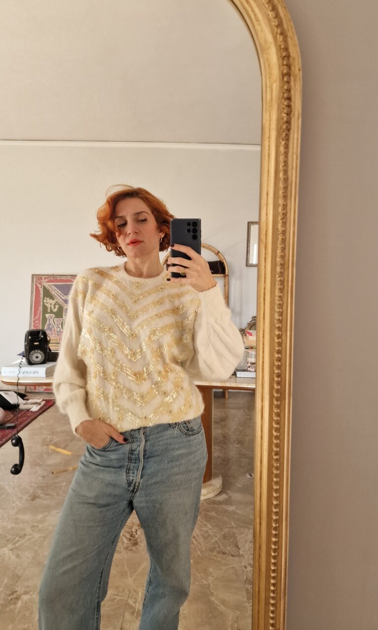 Maglione vintage in Angora con paillettes ricamate - immagine 2