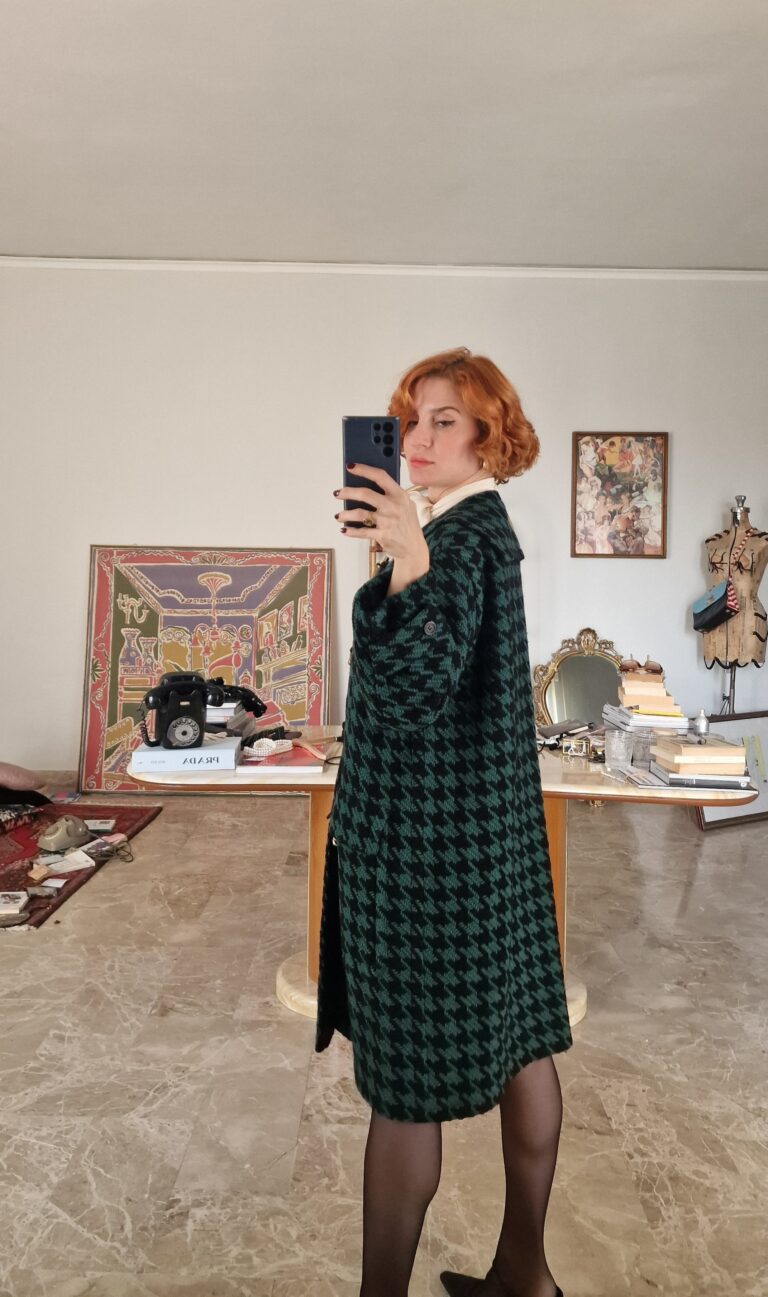 Moschino vintage cappotto montgomery alamari ditali - immagine 2