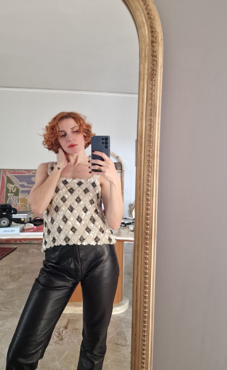 Top vintage sartoriale con perline e paillettes - immagine 2