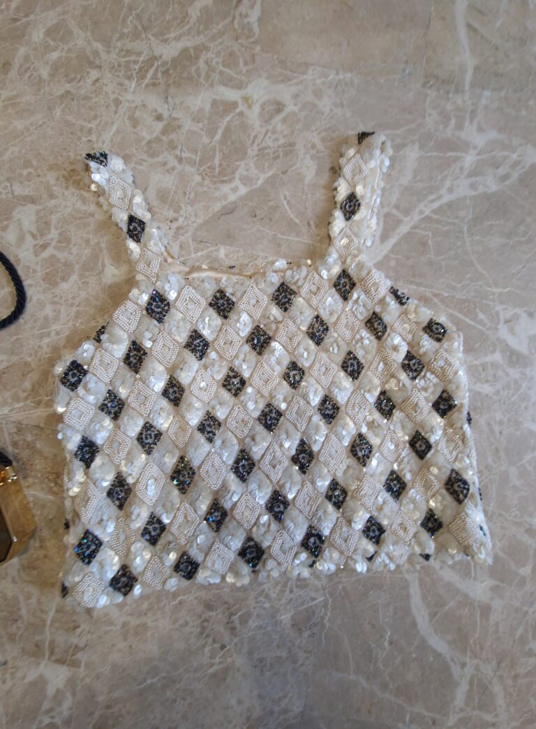 Top vintage sartoriale con perline e paillettes