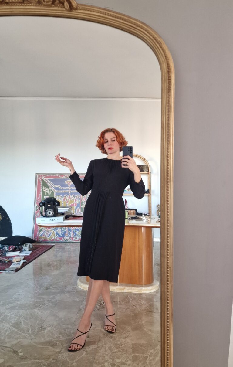Abito vintage sartoriale in seta con ricami - immagine 2