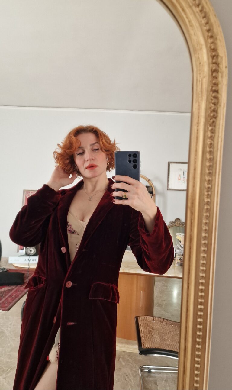 Cappotto in Velluto di seta burgundy by Blunauta - immagine 4