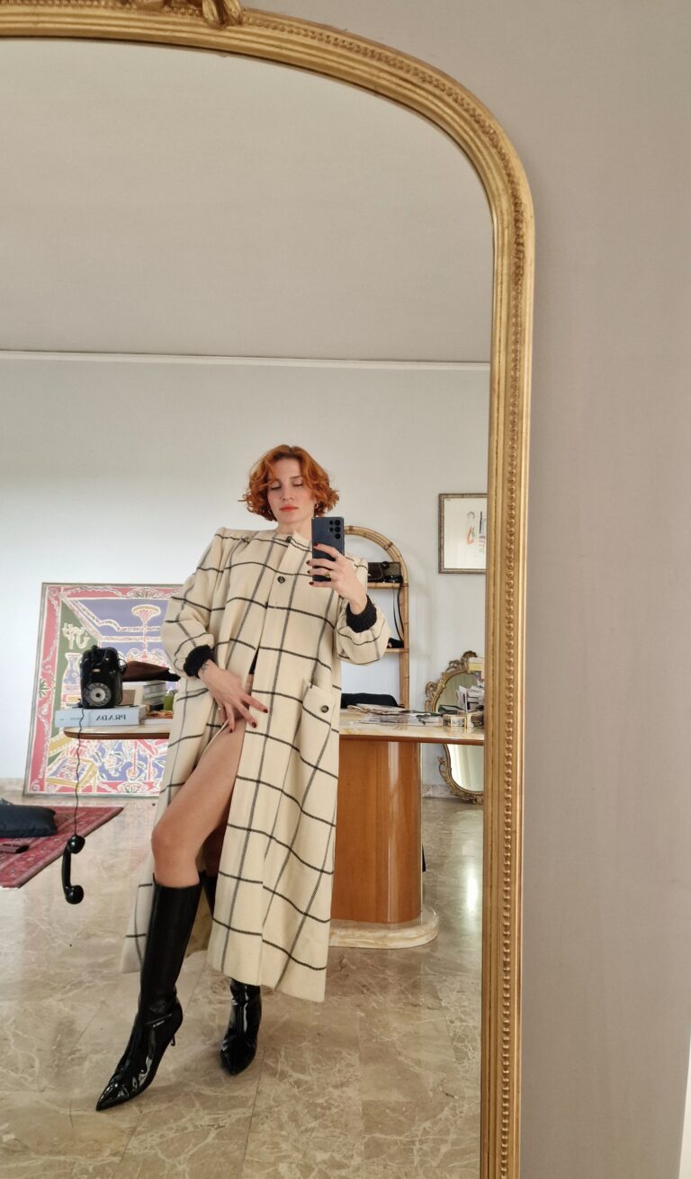 Cappotto vintage ma nuovo by Valentino a quadri
