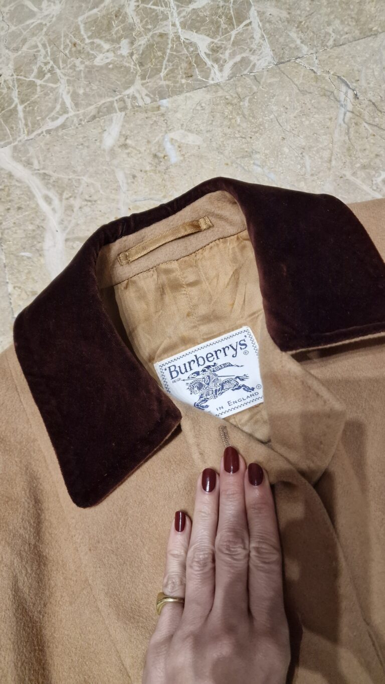 Cappotto vintage by Burberry's in Puro Cashmere cammello - immagine 11