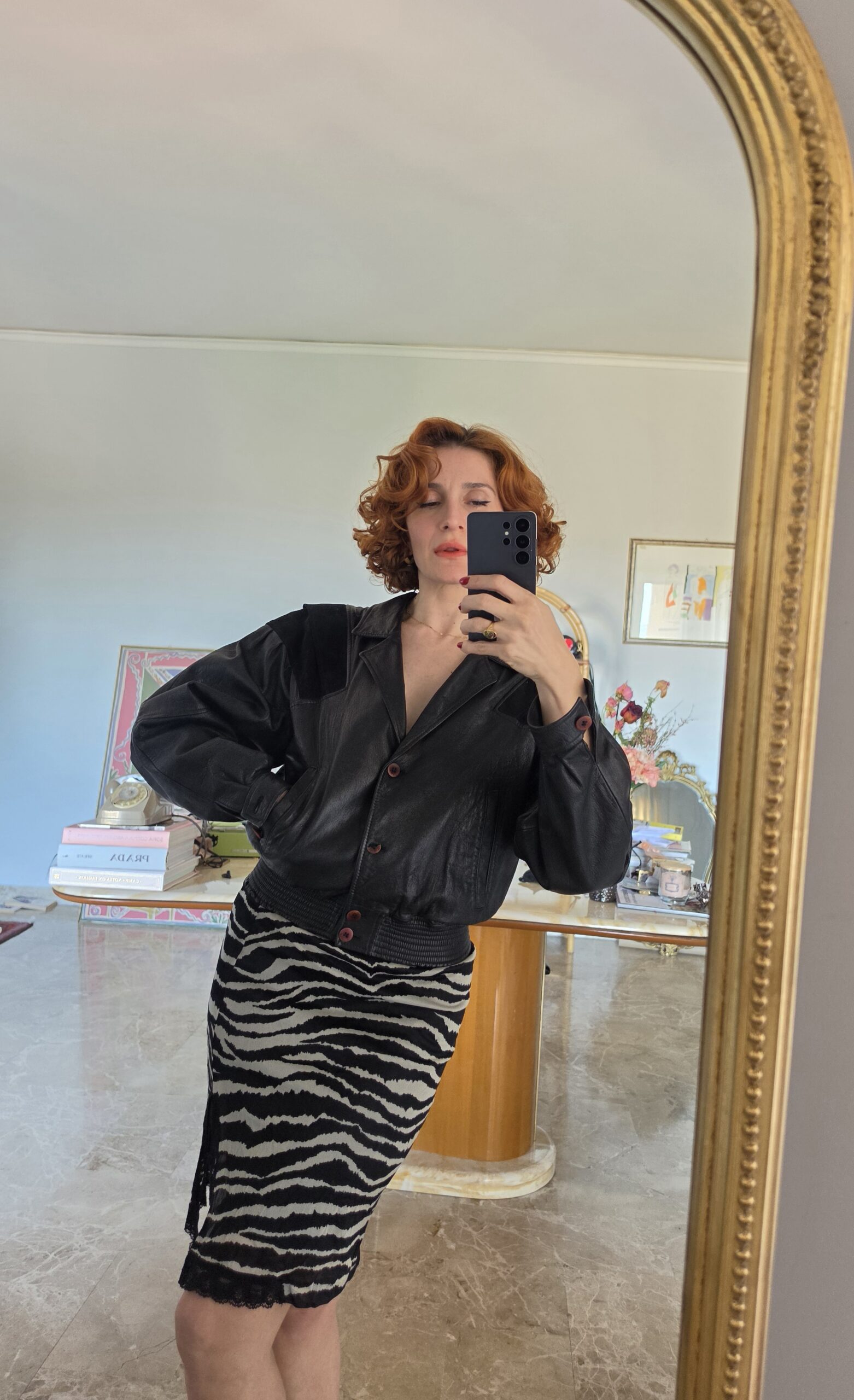 Bomber vintage in vera pelle nero con inserti in pelle scamosciata