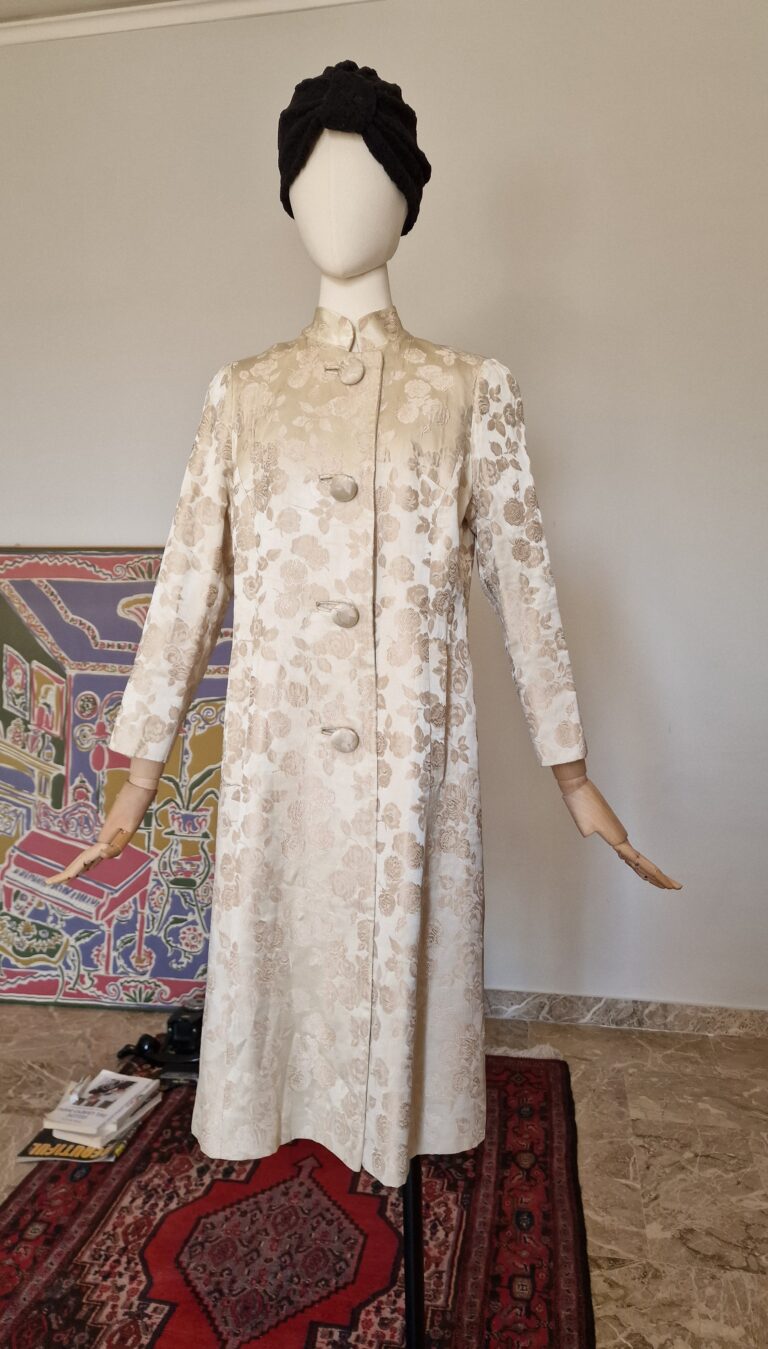 Capospalla vintage/antico in cotone di raso broccato champagne - immagine 11