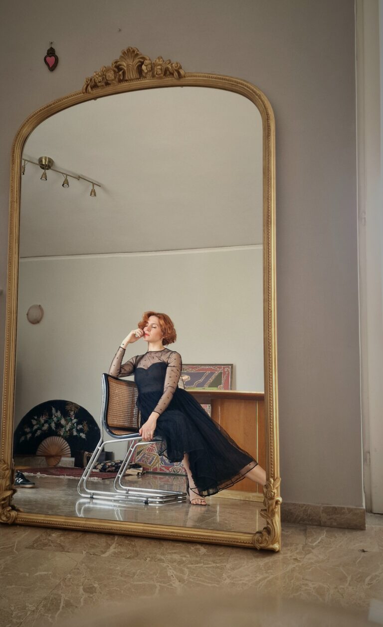 Abito vintage Sartoriale in tulle nero e gerogette di Seta tg 38 - immagine 4