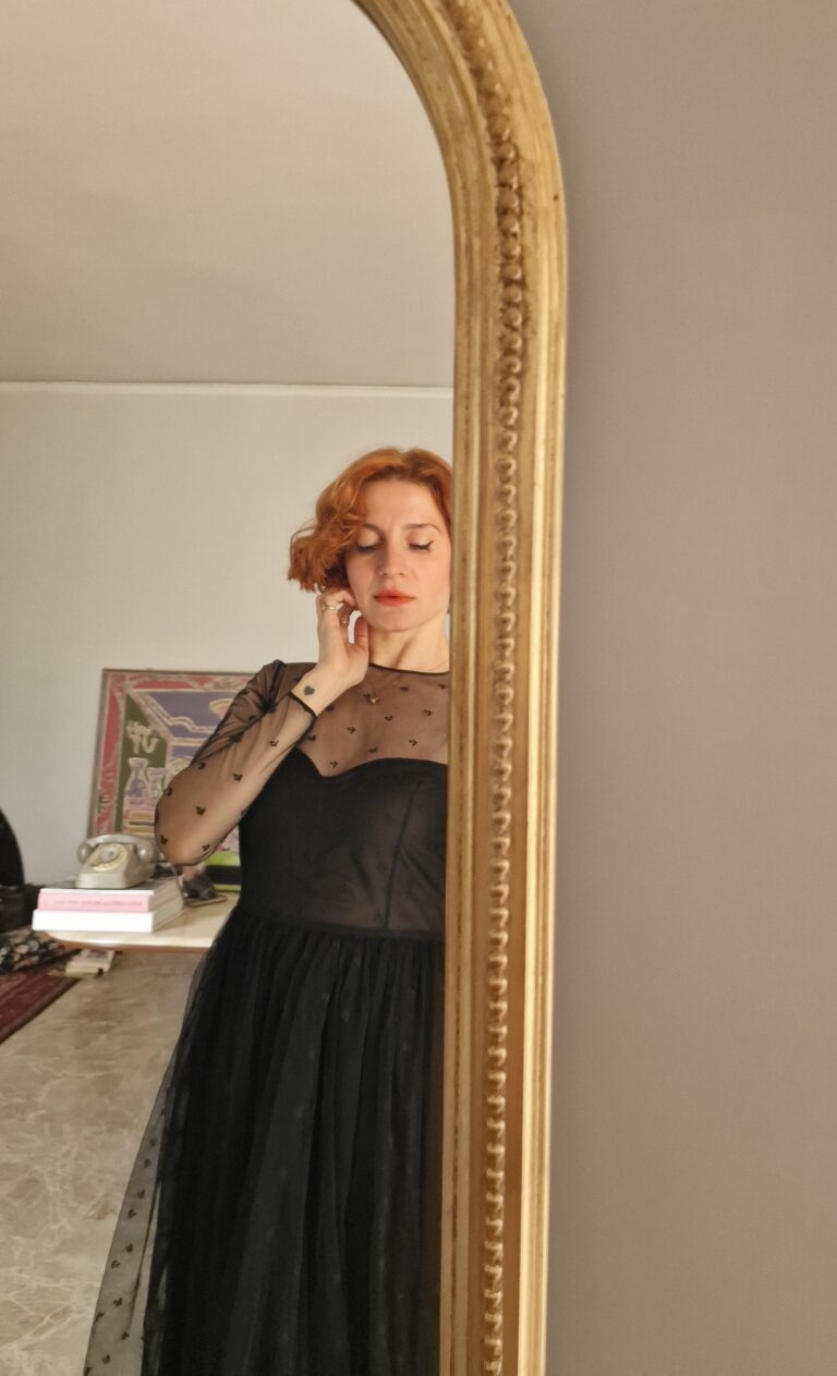 Abito vintage Sartoriale in tulle nero e gerogette di Seta tg 38 - immagine 10
