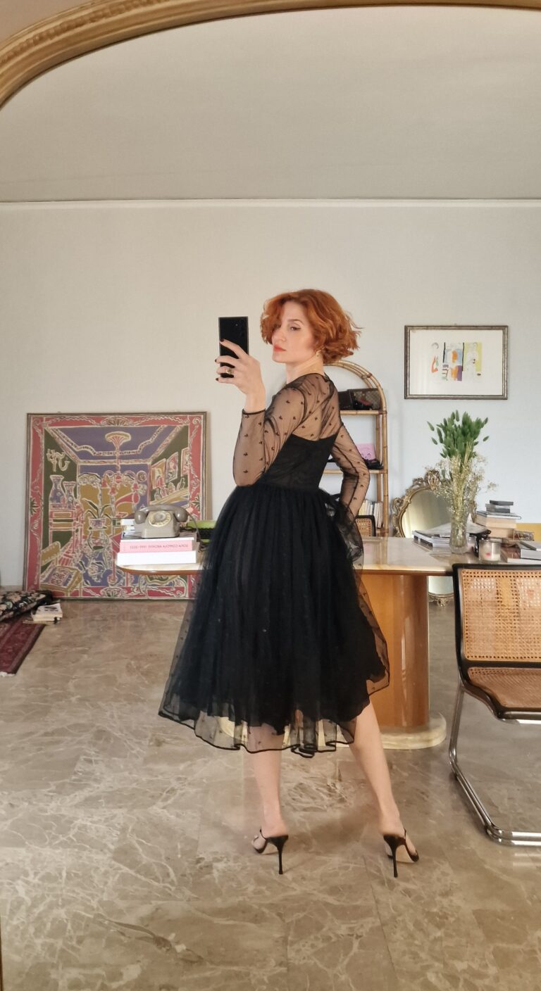 Abito vintage Sartoriale in tulle nero e gerogette di Seta tg 38 - immagine 9