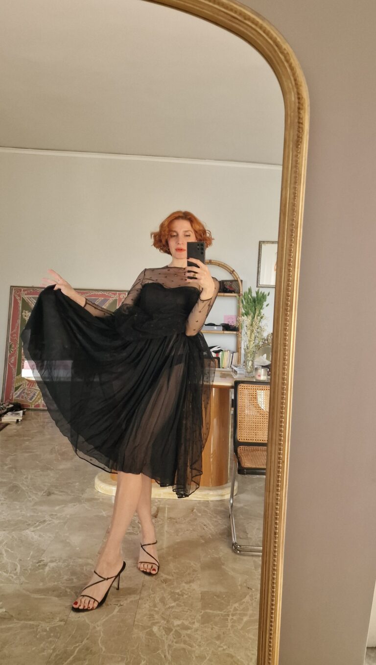 Abito vintage Sartoriale in tulle nero e gerogette di Seta tg 38 - immagine 13