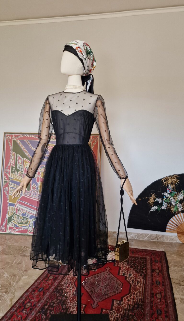 Abito vintage Sartoriale in tulle nero e gerogette di Seta tg 38 - immagine 2
