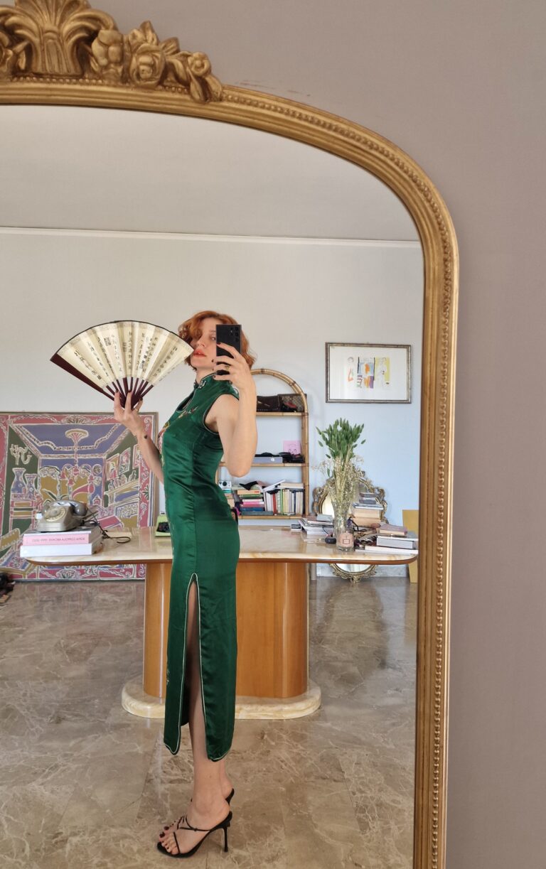 Autentico abito Qipao verde in Pura Seta ricamato a mano. - immagine 7