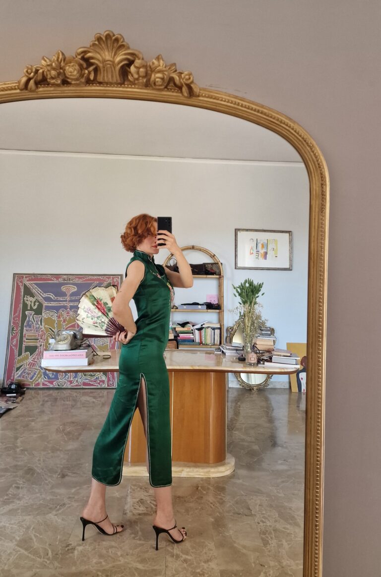 Autentico abito Qipao verde in Pura Seta ricamato a mano. - immagine 9