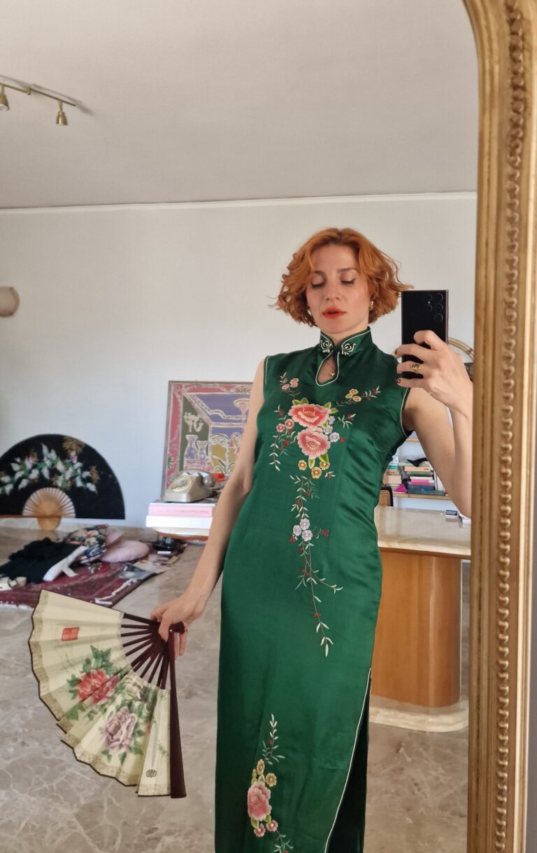Autentico abito Qipao verde in Pura Seta ricamato a mano. - immagine 4